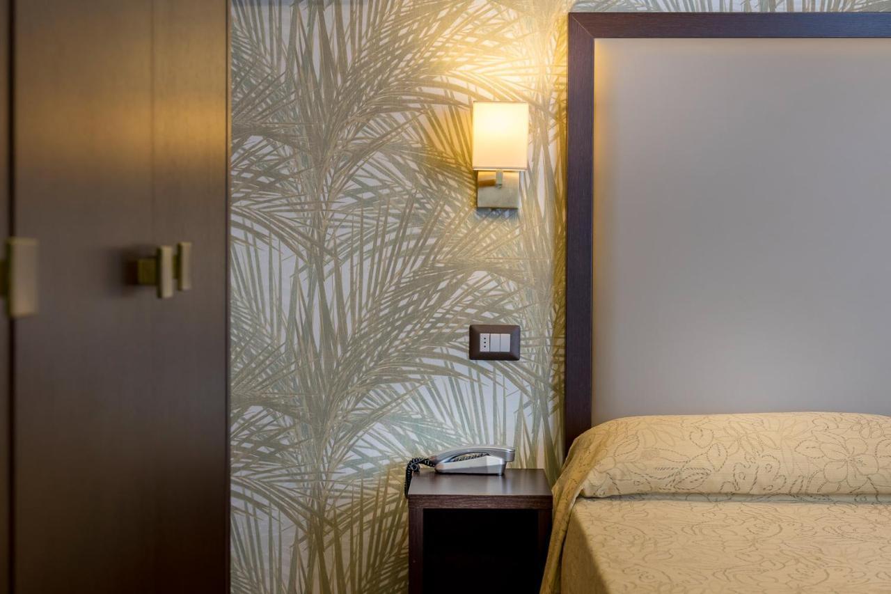 Hotel Astor Rimini Exterior photo