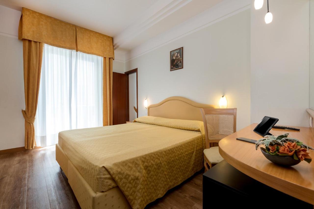 Hotel Astor Rimini Exterior photo